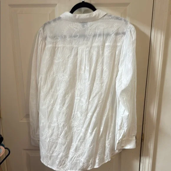 White Textured Button-Up Shirt by Torrid - Picture 5 of 7